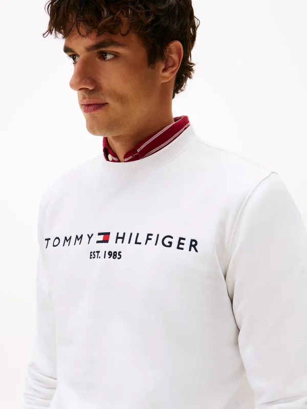 Flex fabric sweatshirt with embroidered