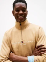 Half pullover with embroidered