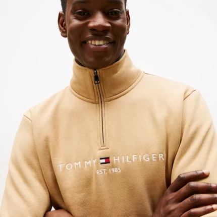 Half pullover with embroidered